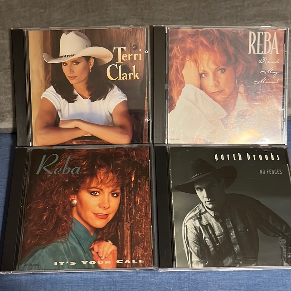 Reba McEntire, Garth Brooks, Terri Clark, Country CD’s